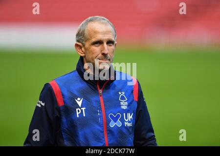 BARNSLEY, ANGLETERRE. 21 NOVEMBRE. Paul Trollope, directeur adjoint de la forêt de Nottingham, lors du match de championnat Sky Bet entre Barnsley et la forêt de Nottingham à Oakwell, Barnsley, le samedi 21 novembre 2020. (Credit: Jon Hobley | MI News) Credit: MI News & Sport /Alay Live News Banque D'Images