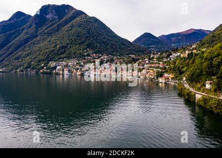 Vue aérienne, Argegno sur le lac de Côme, Lombardie, Italie Banque D'Images