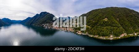 Vue aérienne, Argegno sur le lac de Côme, Lombardie, Italie Banque D'Images