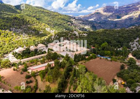 Vue aérienne, Monastère de Lluc, Santuari de Lluc, Serra de Tramuntana, Majorque, Iles Baléares, Espagne Banque D'Images