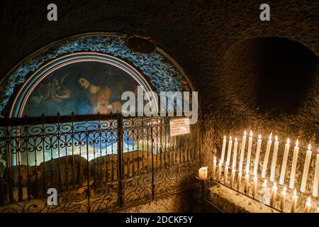 Crypte avec bougies sacrificielles, chapelle de pèlerinage Maria Himmelfahrt à Birkenstein, Fischbachauu, haute-Bavière, Bavière, Allemagne Banque D'Images