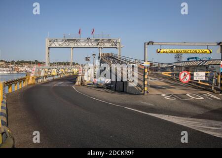 le terminal de ferry red funnel à east cowes sur la île de wight Banque D'Images