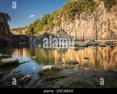 Lac Pellicone dans le parc archéologique étrusque de Vulci (Italie) Banque D'Images