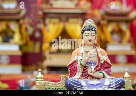 Objets bouddhistes exposés lors de la célébration du nouvel an chinois à Hua Hin, Thaïlande Banque D'Images