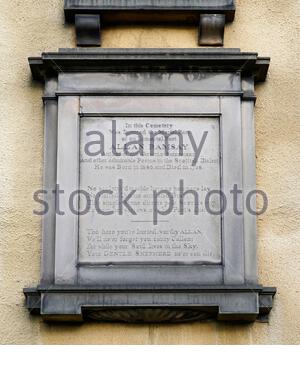 Allan Ramsay, de 1686 à 1758 ans, était un poète, dramaturge et impresario écossais du début des Lumières, plaque murale commémorative à Greyfriars Kirkyard, Édimbourg Banque D'Images