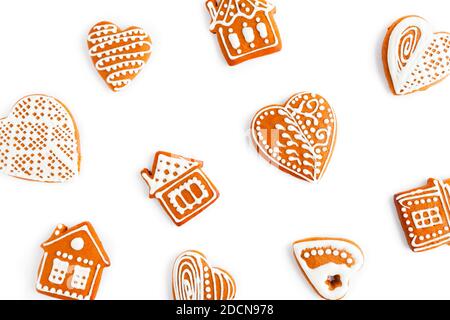 biscuit en forme de coeur isolé sur fond blanc, vue de dessus, gros plan Banque D'Images
