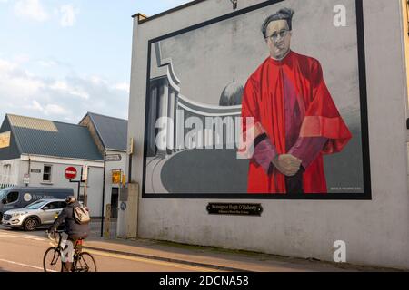 Œuvres murales et artistiques d'Ursula Meehan et plaque commémorative pour Monseigneur Hugh O'Flaherty dans la rue O'Flaherty Killarney, comté de Kerry, Irlande Banque D'Images