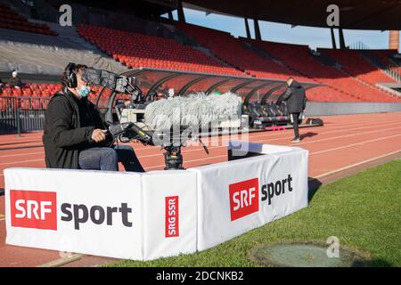 21 novembre 2020, Zurich, Stade Letzigrund, AXA Women's Super League: FC Zurich Women - FC Bâle 1893, caméra SRF crédit: SPP Sport Press photo. /Alamy Live News Banque D'Images