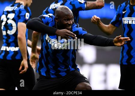 Milan, Italie - 22 novembre 2020 : le Romelu Lukaku du FC Internazionale célèbre après avoir marquant un but lors du match de football de la série A entre le FC Internazionale et le FC de Turin. Le FC Internazionale a remporté 4-2 victoires sur le FC Torino. Credit: Nicolò Campo/Alay Live News Banque D'Images