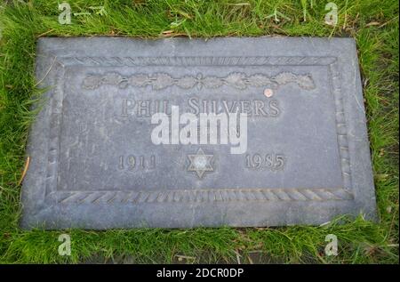 Los Angeles, Californie, États-Unis 17 novembre 2020 UNE vue générale de l'atmosphère du comédien/acteur Phil Silvers tombe au cimetière du Mont Sinaï Hollywood Hills le 17 novembre 2020 à Los Angeles, Californie, États-Unis. Photo par Barry King/Alay stock photo Banque D'Images