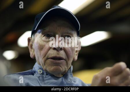 Grande-Bretagne / Angleterre / Surrey / John Surtees, OBE est un ancien Grand Prix de Grande-Bretagne moto sur route et pilote de Formule 1 d'Angleterre. Banque D'Images