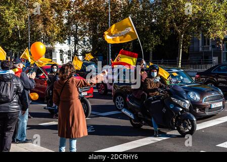 Madrid, Espagne - 22 novembre 2020 : manifestations dans le Pacifique lors d'une manifestation contre la loi sur l'éducation de Celaa Banque D'Images