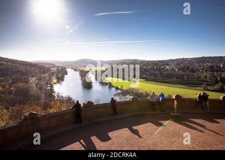 Vue du monument Berger sur la colline Hohenstein à Witten à la rivière Ruhr, région de Ruhr, Allemagne, Blick vom Bergerdenkmal auf dem Hohenstein BEI Banque D'Images