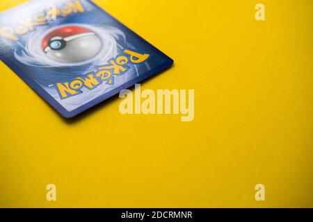 Jeu de cartes Pokemon – logo de marque Pokeball de dos graphique Banque D'Images