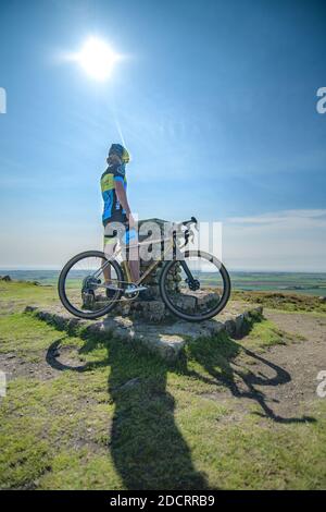 Reilly Cycleworks Gravel Bike gradient Cycling dans Cornwall Landmark Coast Banque D'Images