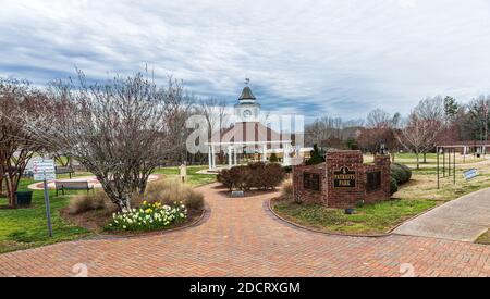 KINGS MTN, NC, USA-4 MARS 2020: Patriots Park, dans le centre-ville. Banque D'Images