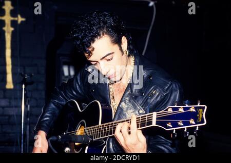 Rick P. Jones de Scarlet fantastique lors d'une exposition au Limelight Club. Londres, 5 mai 1988 | utilisation dans le monde entier Banque D'Images