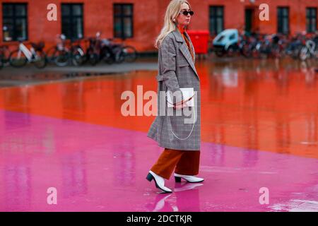 Street style, en arrivant au spectacle automne-hiver 2018-2019 de Freya Dalsjo qui s'est tenu à Norrebrohallen, à Copenhague, Danemark, le 31 janvier 2018. Photo de Marie-Paola Bertrand-Hillion/ABACAPRESS.COM Banque D'Images