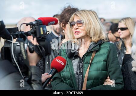 Prisca, 'claudette' devant les caméras pour rendre hommage au chanteur français Claude François, décédé il y a 40 ans, le 11 mars 2018, à Dannemois. Photo de Beatrice Usseglio/ABACAPRESS.COM Banque D'Images