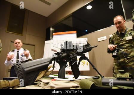 Présentation Nouveau Fusil d'Assaut des armes 'HK 416 F' au Ministere des armes a Paris, France le 1er février 2018. Photo d'Alain Apaydin/ABACAPRESS.COM Banque D'Images