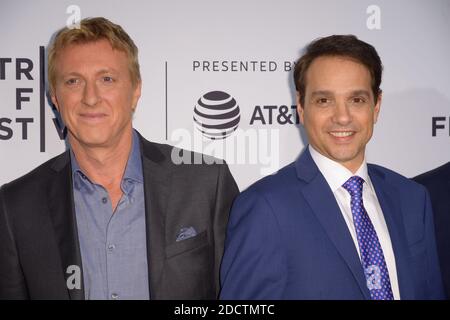 William Zabka et Ralph Macchio assistent à la projection de Cobra Kai lors du Tribeca film Festival 2018 au SVA Theatre de New York City, NY, USA, le 24 avril 2018. Photo de Julien Reynaud/APS-Medias/ABACAPRESS.COM Banque D'Images