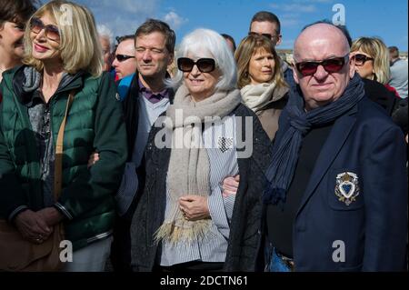 Marie Claude Lescure et Pascal Lescure, propriétaires de la mension à Dannemois en Essonne, au cimetière ce dimanche 11 mars 2018 avec les fans et les admirateurs de Claude François pour rendre hommage au chanteur qui a disparu il y a 40 ans. Photo de Beatrice Usseglio/ABACAPRESS.COM Banque D'Images