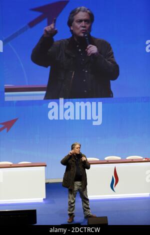 Marine le Pen, présidente du Front National (FN) du parti d'extrême-droite français, et Steve Bannon, ancien conseiller du président américain, assistent au congrès annuel du parti d'extrême-droite du Front National (FN) le 10 mars 2018 au Grand Palais de Lille, photo d'ici ABACAPRESS.COM Banque D'Images