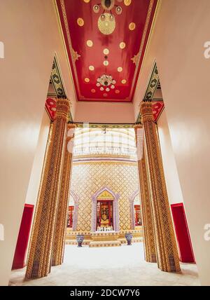 Entrée à l'architecture ancienne de Bangkok en Thaïlande. Temple traditionnel appelé Wat Ratchabophit Banque D'Images