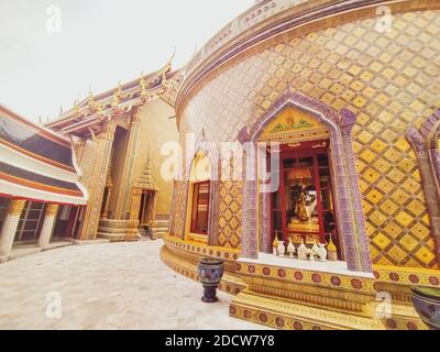 Architecture ancienne à Bangkok en Thaïlande. Temple traditionnel appelé Wat Ratchabophit Banque D'Images