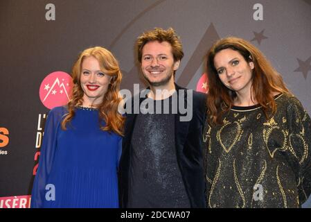 Alyzee Costes, Sébastien Azzopardi et le producteur Vanessa Dzian posant pour la photocalmie du film court la Rose et la Pivoine lors du 21e Festival du film comique à l'Alpe dHuez, France, le 19 janvier 2018. Photo de Mireille Ampilhac/ABACAPRESS.COM Banque D'Images