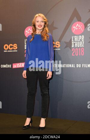 Alyzee Costes pose pour la photocalmie du court-métrage la Rose et la Pivoine lors du 21e Festival du film comique à l'Alpe dHuez, France, le 19 janvier 2018. Photo de Mireille Ampilhac/ABACAPRESS.COM Banque D'Images