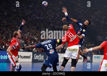 Timohe n'Guessan en France jouant dans le jeu de Handball de la Ligue d'Or France vs Danemark dans l'arène Accorhotels, Paris, France le 7 janvier 2018. Photo de Henri Szwarc/ABACAPRESS.COM Banque D'Images