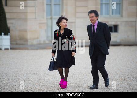 Jack Lang et son épouse Monique Buczynski au Palais Elysee le 10 avril 2018. Photo par Eliot Blondt/ABACAPRESS.COM Banque D'Images