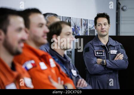 Thomas Pesquet pendant le briefing avant le premier vol. L'astronaute Thomas Pesquet fera bientôt partie des pilotes avec des vols paraboliques à bord de l'A310 Zero-G de la société Novespace. Ces vols, effectués par l'équipe de Novespace, permettent aux scientifiques, mais aussi au grand public, de faire l'expérience de l'apesanteur. À Mérignac, France, le 16 février 2018. Photo de Thibaud Moritz/ABACAPRESS.COM Banque D'Images