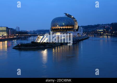 La Seine musicale à Boulogne Billancourt, près de Paris, le 13 janvier 2018. La nouvelle ville musicale de l'Ile Seguin est conçue par Shigeru Ban et Jean de Gastines et comprend une salle de concert, un auditorium, des studios de répétition, une école de musique et des boutiques. Photo d'Alain Apaydin/ABACAPRESS.COM Banque D'Images