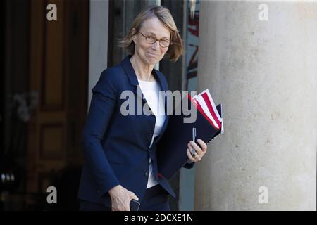 Ministre de la Culture Françoise Nyssen quittant la réunion hebdomadaire du Cabinet au Palais de l'Elysée, Paris, France le 20 avril 2018 photo d'Henri Szwarc/ABACAPRESS.COM Banque D'Images