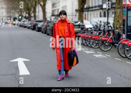 Street style, Maria Bernad arrivant au spectacle Delpozo automne-hiver 2018-2019 qui s'est tenu à RIBA, à Londres, en Angleterre, le 18 février 2018. Photo de Marie-Paola Bertrand-Hillion/ABACAPRESS.COM Banque D'Images