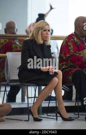 La première dame de France Brigitte Macron visite l'école des arts Duke Ellington le 25 avril 2018 à Washington. Photo par ELIOT BLONDT/ABACAPRESS.COM Banque D'Images