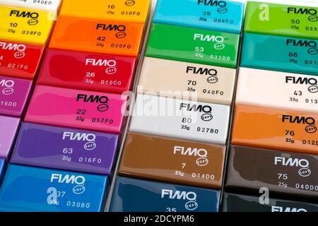 Tambov, Fédération de Russie - 18 novembre 2020 Color Fimo Soft blocs d'argile à modeler Banque D'Images