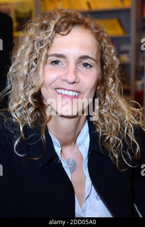 Delphine de Vigan participe à la Foire du Livre de Paris 2018 (salon du Livre 2018) au Parc des Expositions de Paris, France, le 17 mars 2018. Photo d'Aurore Marechal/ABACAPRESS.COM Banque D'Images