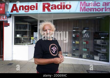 Grande-Bretagne / Angleterre / Havant /Angel radio/responsable de station Tony Smith. Banque D'Images