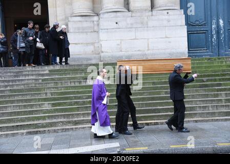 Le cercueil lors des funérailles de Geneviève Fontanel a eu lieu à l'église Saint-Roch de Paris, France, le 23 mars 2018. Photo d'Alain Apaydin/ABACAPRESS.COM Banque D'Images