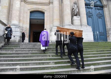 Le cercueil lors des funérailles de Geneviève Fontanel a eu lieu à l'église Saint-Roch de Paris, France, le 23 mars 2018. Photo d'Alain Apaydin/ABACAPRESS.COM Banque D'Images