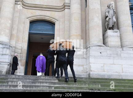 Le cercueil lors des funérailles de Geneviève Fontanel a eu lieu à l'église Saint-Roch de Paris, France, le 23 mars 2018. Photo d'Alain Apaydin/ABACAPRESS.COM Banque D'Images