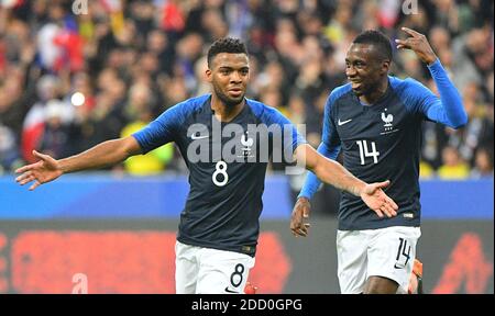 Thomas Lemar en France lutte contre James Rodriguez en Colombie pendant le match de football amical de la France contre la Colombie au stade de France à Saint-Denis, banlieue de Paris, France, le 23 mars 2018. La Colombie a gagné 3-2. Photo par Christian Liebwig Abacapress.com Banque D'Images