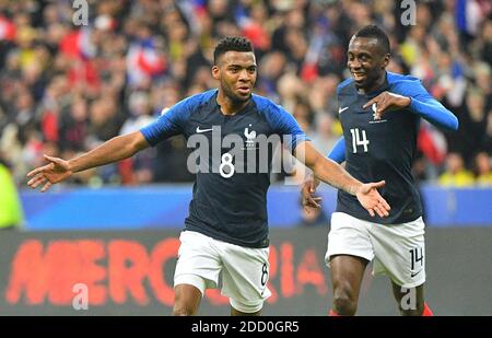 Thomas Lemar en France lutte contre James Rodriguez en Colombie pendant le match de football amical de la France contre la Colombie au stade de France à Saint-Denis, banlieue de Paris, France, le 23 mars 2018. La Colombie a gagné 3-2. Photo par Christian Liebwig Abacapress.com Banque D'Images