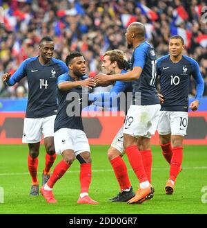 Thomas Lemar en France lutte contre James Rodriguez en Colombie pendant le match de football amical de la France contre la Colombie au stade de France à Saint-Denis, banlieue de Paris, France, le 23 mars 2018. La Colombie a gagné 3-2. Photo par Christian Liebwig Abacapress.com Banque D'Images