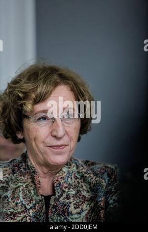 Le ministre du travail, Muriel Penicaud, visite à Aerocampus, spécialisé dans la maintenance aéronautique, dans le cadre de son voyage sur le thème de la formation professionnelle et de l'apprentissage à Latresne le 11 décembre 2017. Photo de Thibaud Moritz/ABACAPRESS.COM Banque D'Images