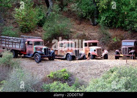 Camions classiques d'époque exposés dans le comté de San Louis Obispo californie états-unis Banque D'Images