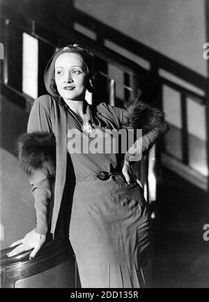 MARLENE DIETRICH (19801-1992) actrice allemande-américaine vers 1930 Banque D'Images
